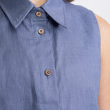 Bârsana French linen shirt blue – collar and coconut button close-up, handmade in Transylvania, De IONESCU