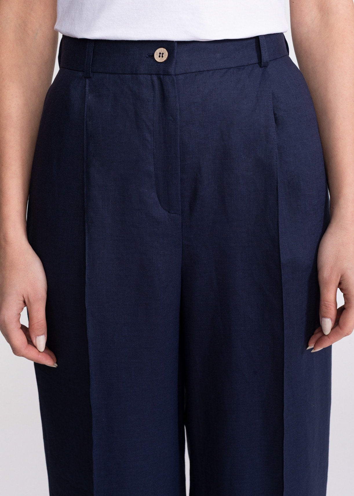Figa linen trousers navy blue – high waist single pleat straight leg, handmade in Transylvania, De IONESCU
