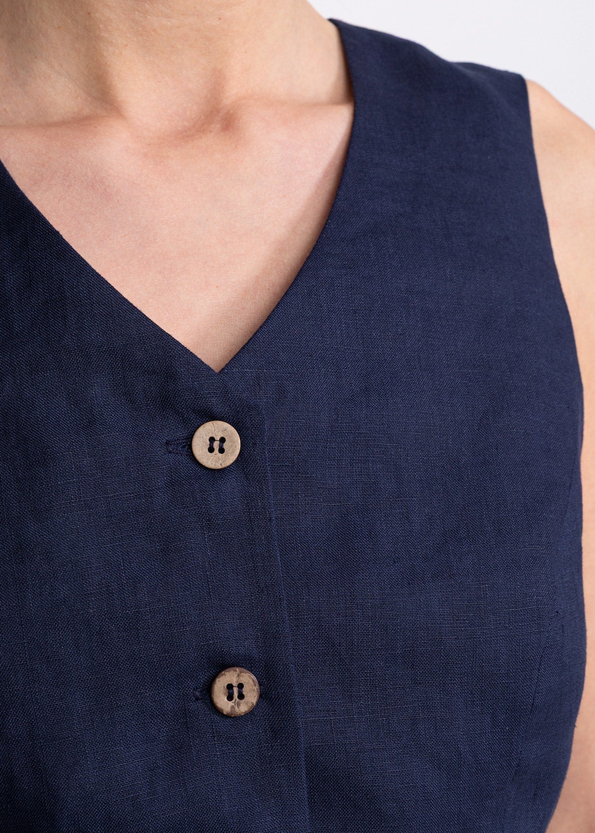 Figa linen suit navy blue – V-neck waistcoat coconut buttons cotton lining detail, De IONESCU Romania