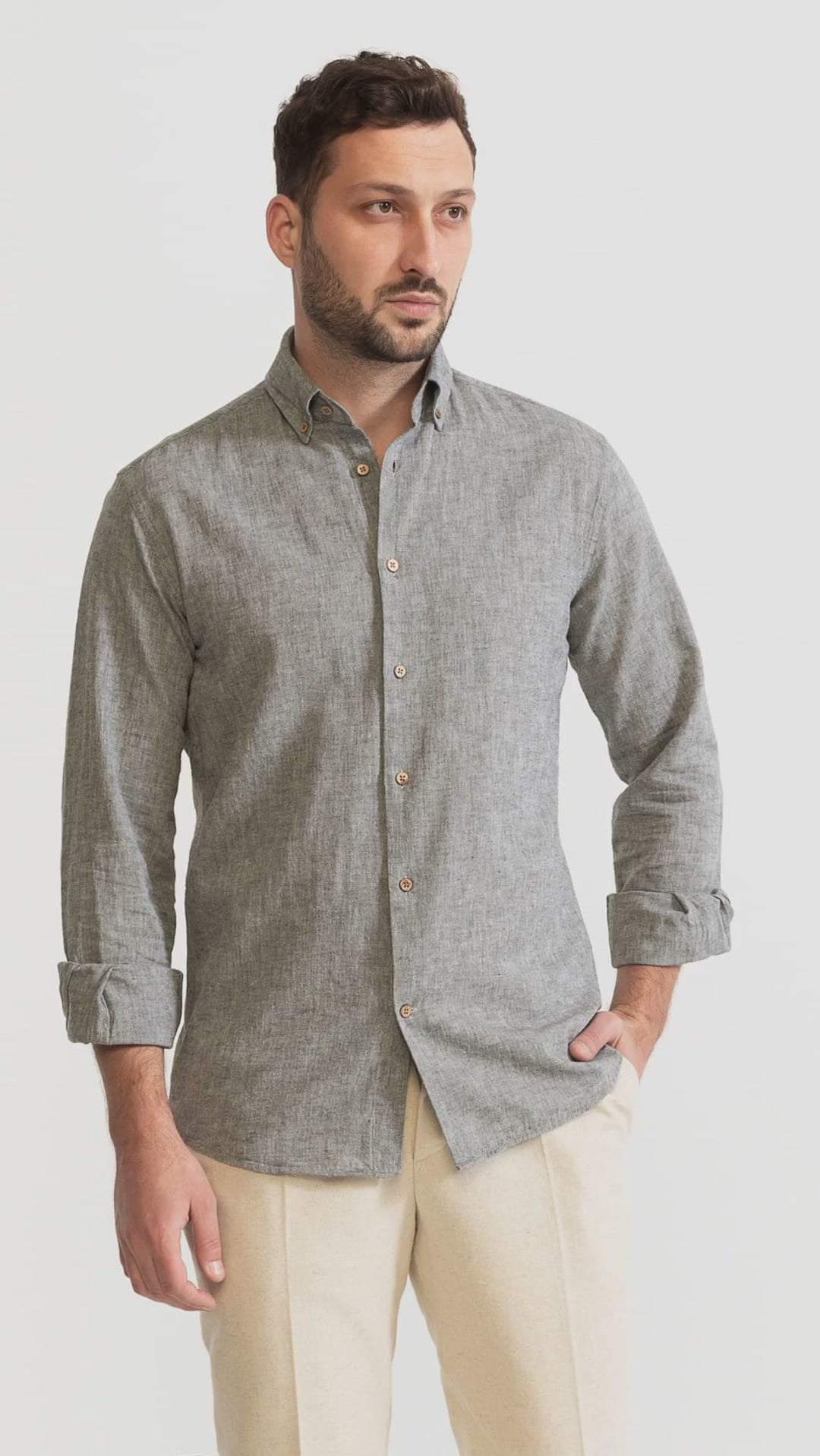 De IONESCU Godeanu linen shirt – Grey Chambray – product showcase video