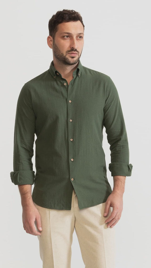 De IONESCU Godeanu linen shirt – Forest Green – product showcase video