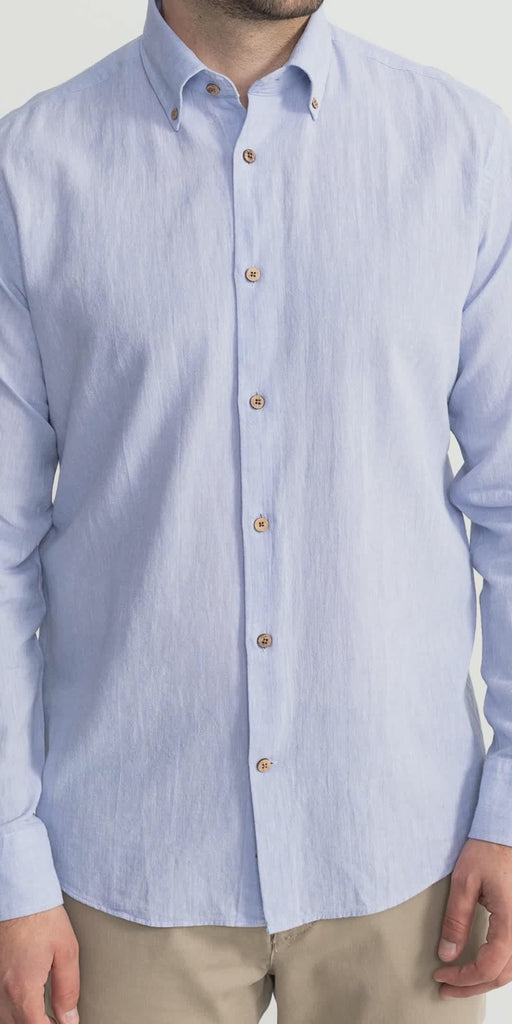 De IONESCU Godeanu linen shirt – Sky Blue – product showcase video